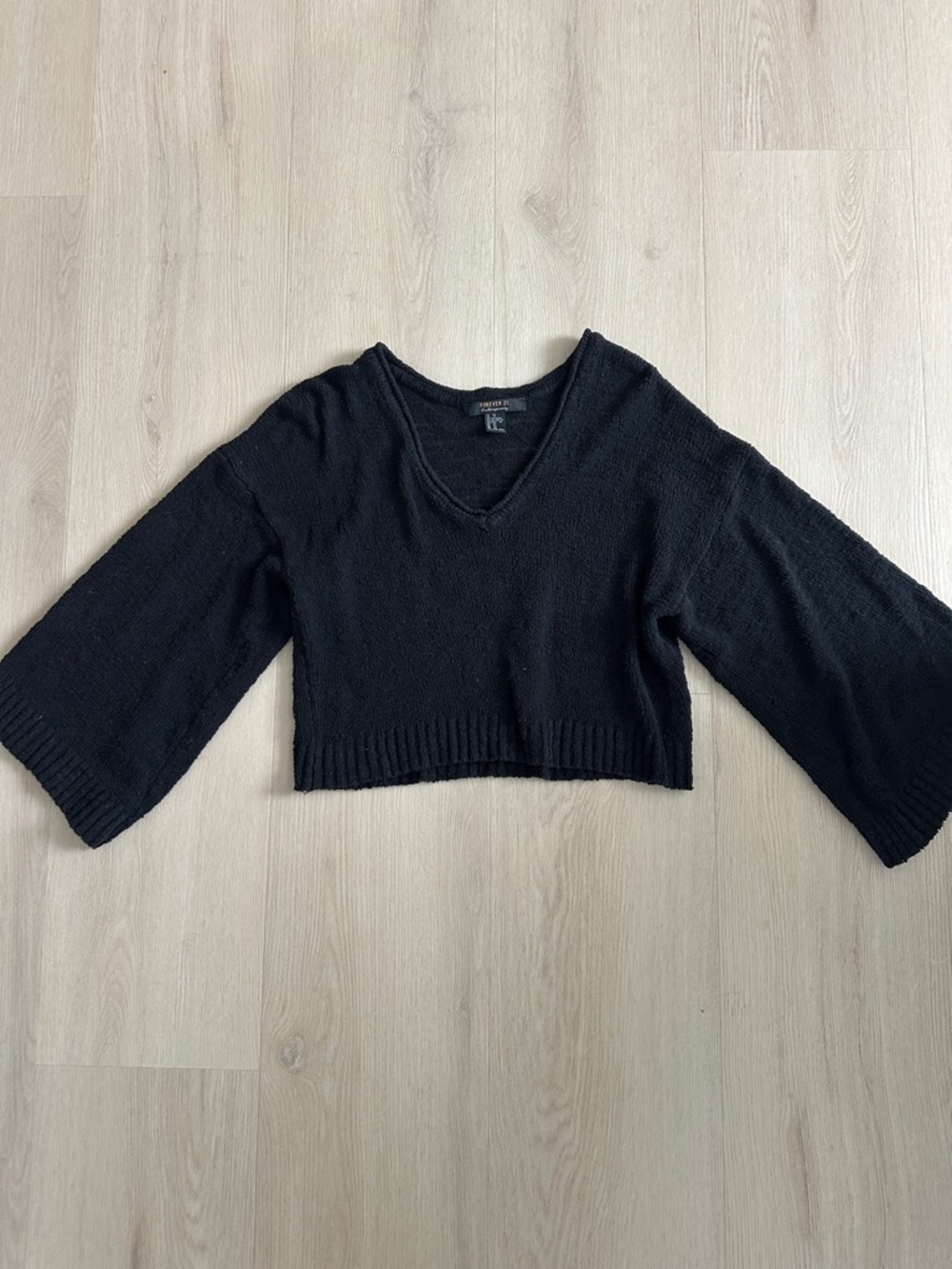 Forever 21 Black Cropped V-Neck Knit Sweater